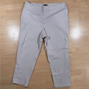 Jones New York Women’s Gingham Pants - Tan / White stretch. Size 18W